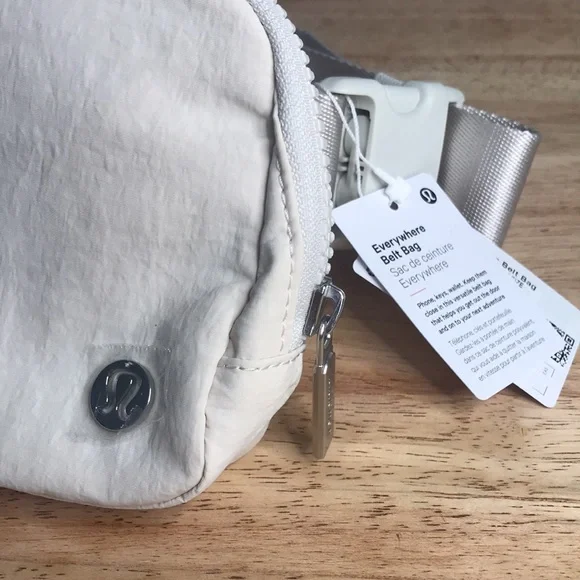 NWT Lululemon Everywhere Belt Bag White Opal - Picture 10 of 10